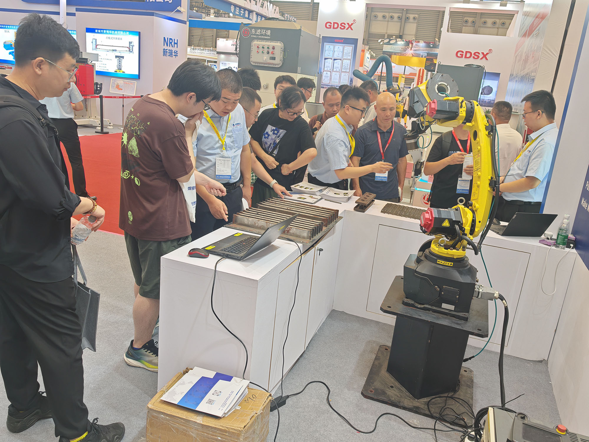 創(chuàng)想智控亮相第28屆北京·埃森焊接展，免示教與零前置焊縫跟蹤技術引爆現(xiàn)場關注